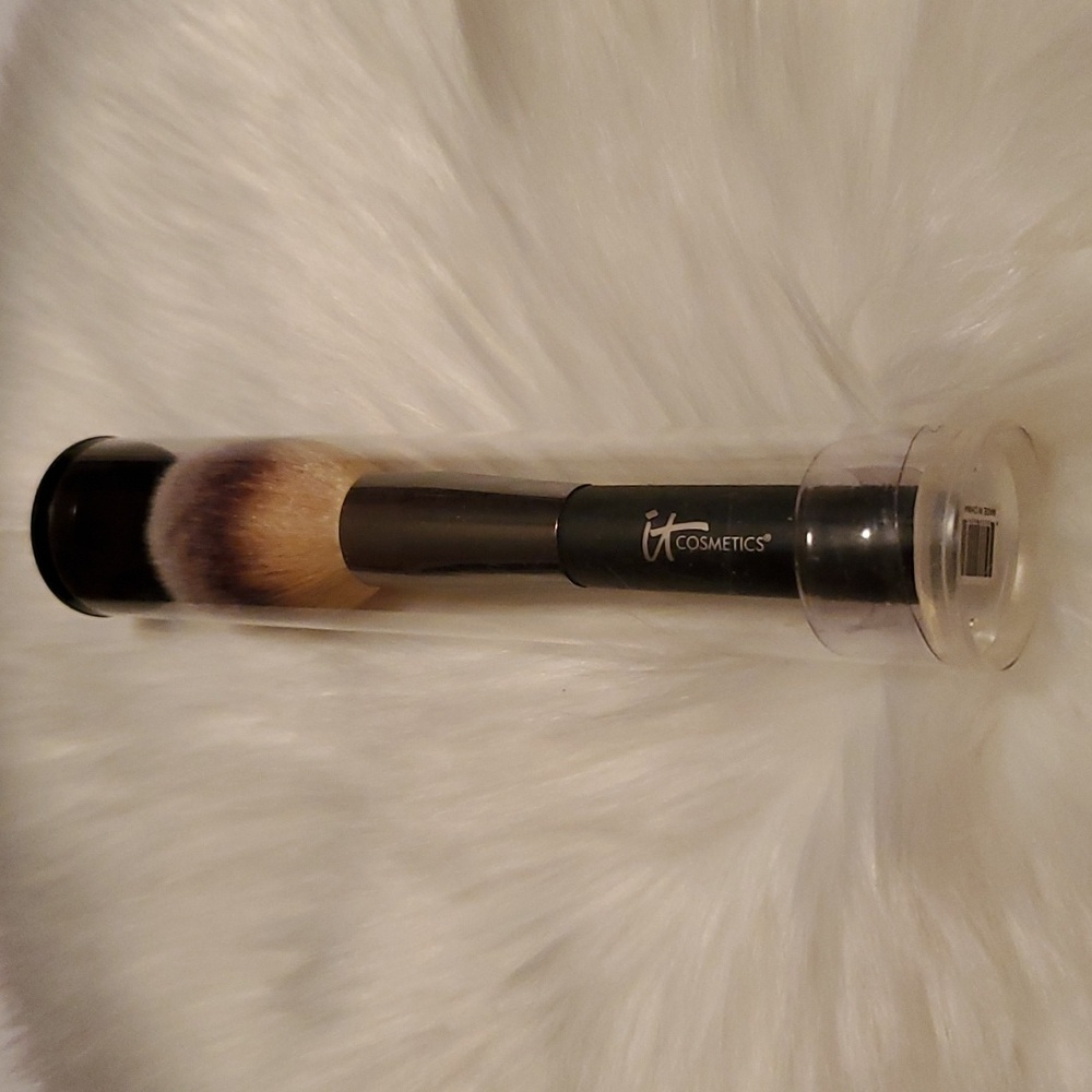 IT Cosmetics Heavenly Luxe Wand Ball Powder Brush No.8